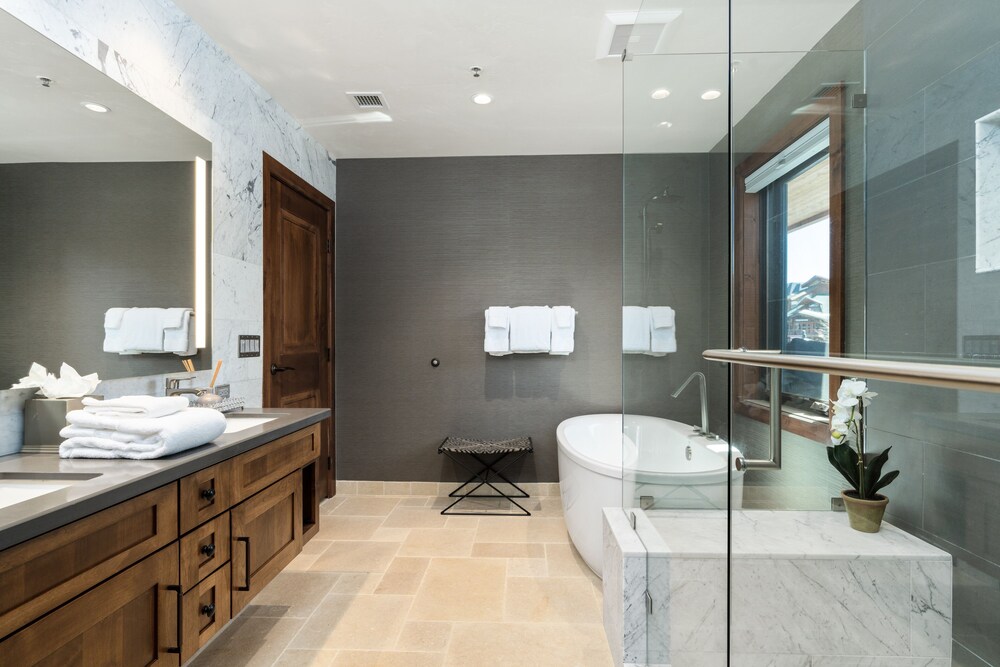 Lake Tahoe Vacations - Luxury 4bdr Residence Steps From Heavenly Village 4 Bedroom Condo - Property Image 16
