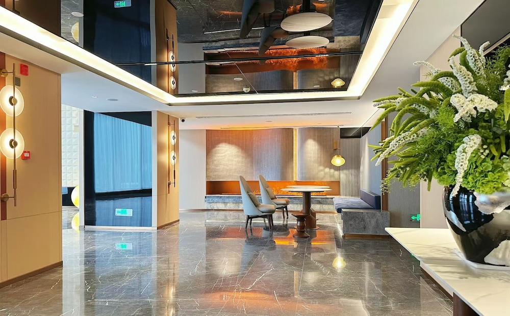 Echarm Plus Hotel