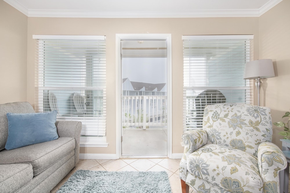 Seascape 1321 1 Bedroom Condo by RedAwning