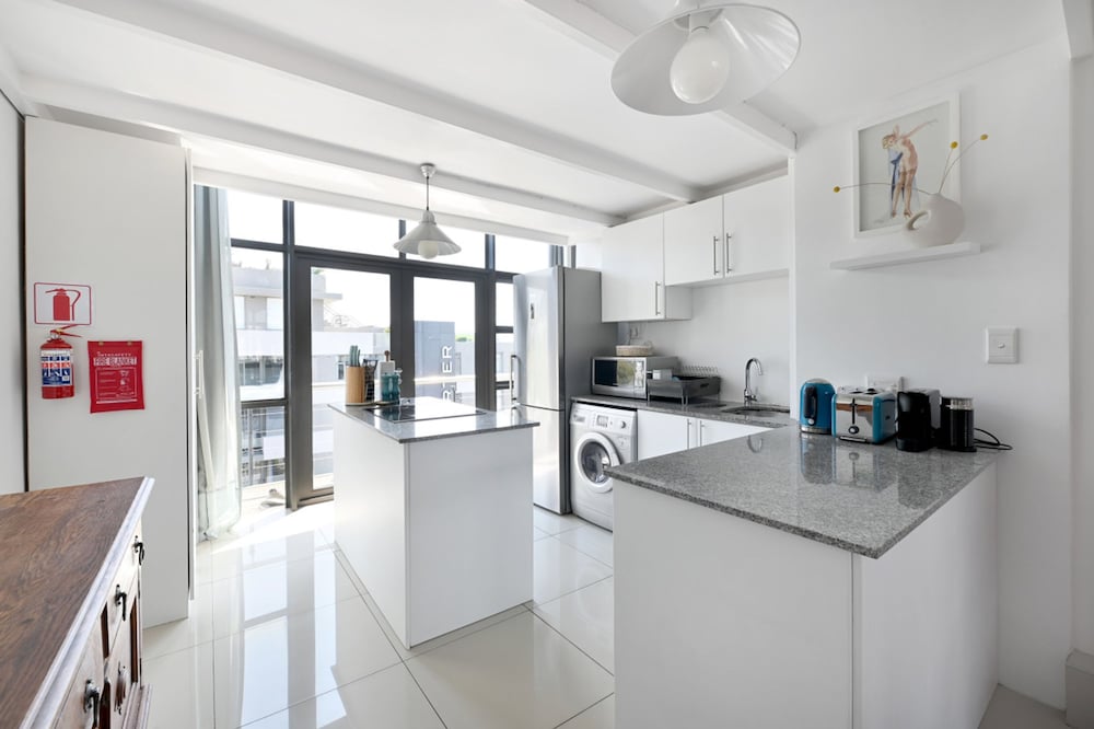 Two Bed Table Mountain Views Central