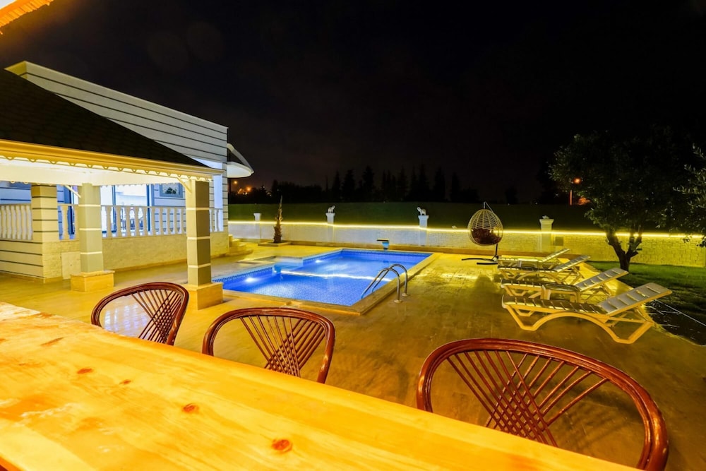 Marvelous Conservative Villa in Muratpasa