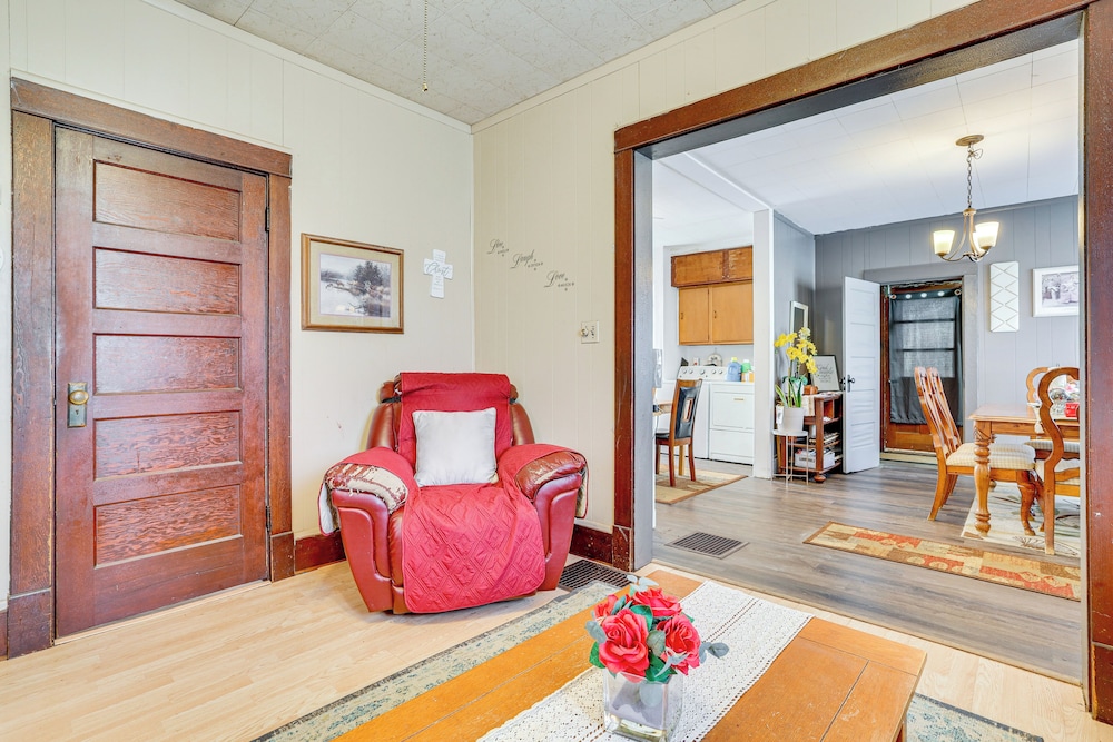 Steps to Root River: Home w/ Large Yard!