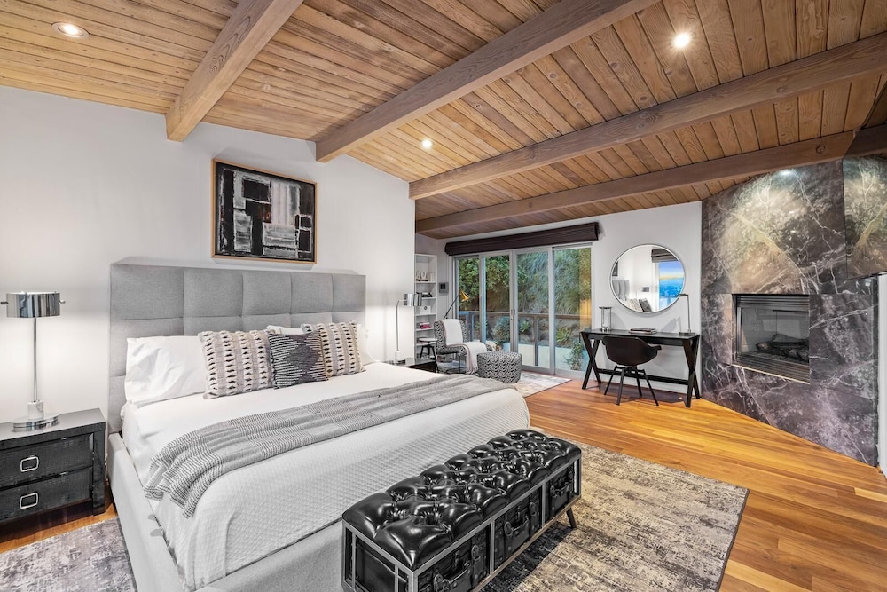 Belle Horizon - Modern Villa With Expansive Balcony and Views
