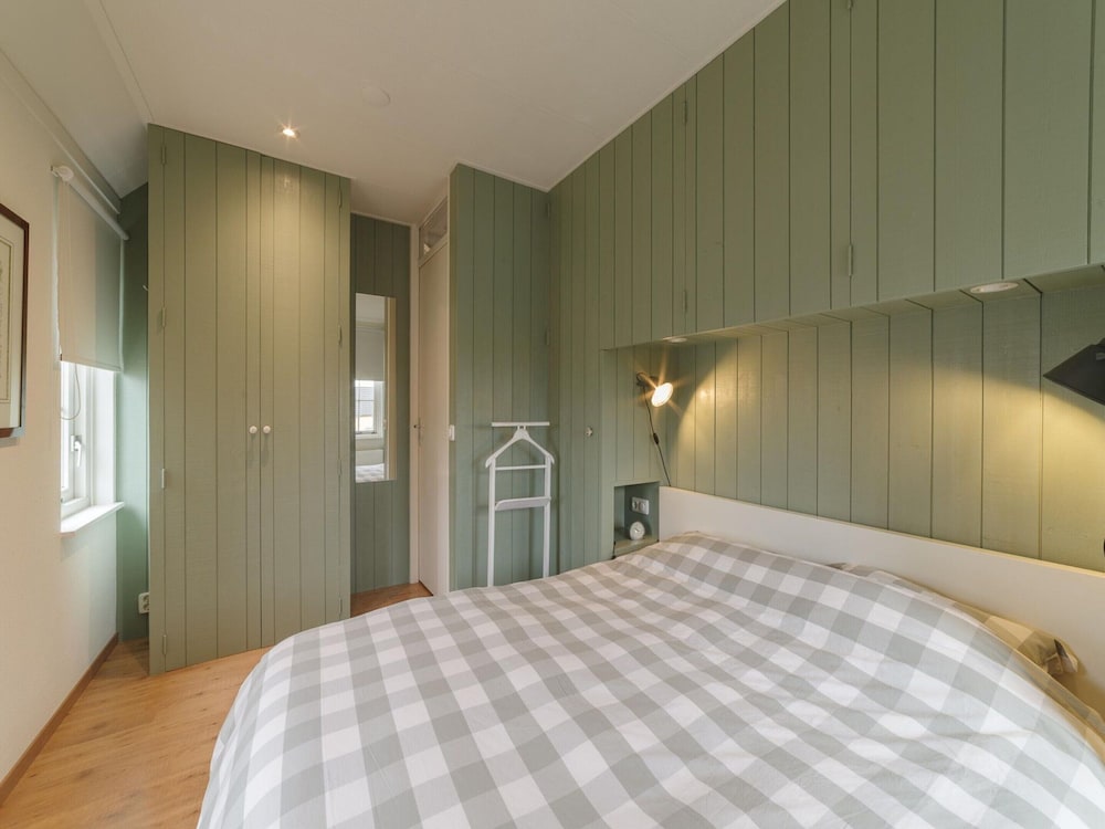 Zeeland Retreat; Sauna and Seaside Charm