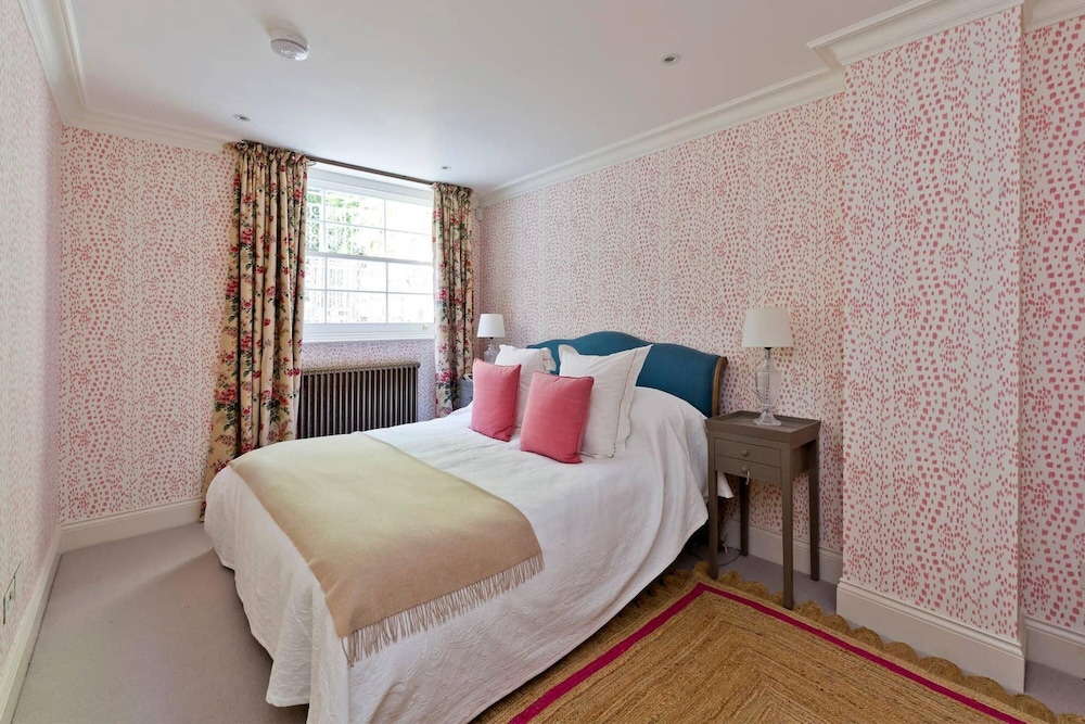 Elegant 5-bed House Chelsea