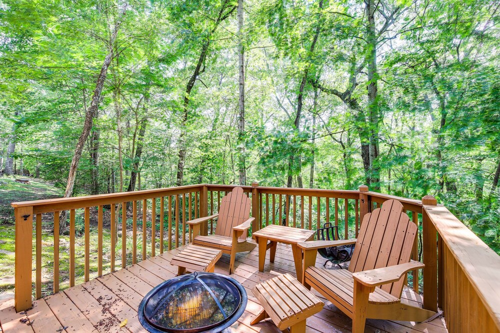 Lake Cumberland Resort Cabin w/ Community Perks! view 5