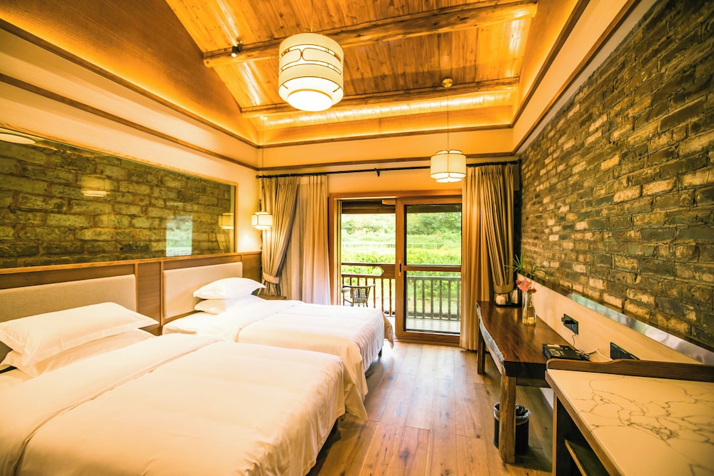 Li River Craftsman Village Guilin