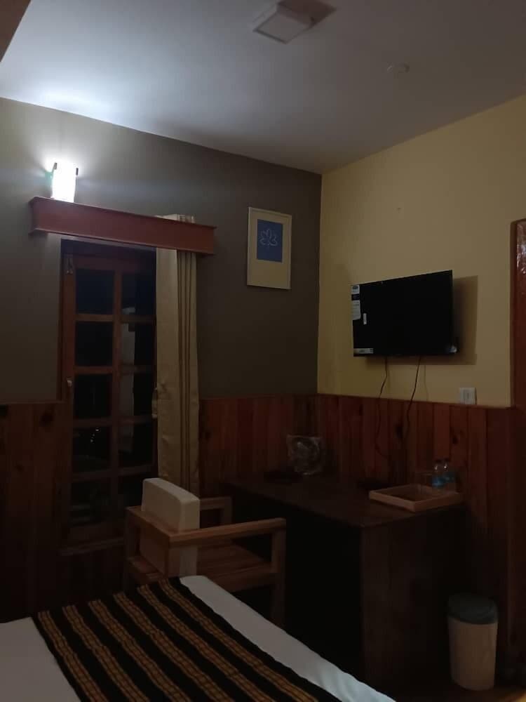 UV INN