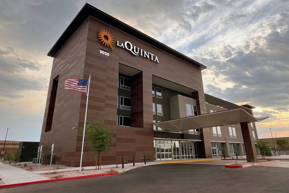 La Quinta Inn & Suites by Wyndham Phoenix West / Glendale