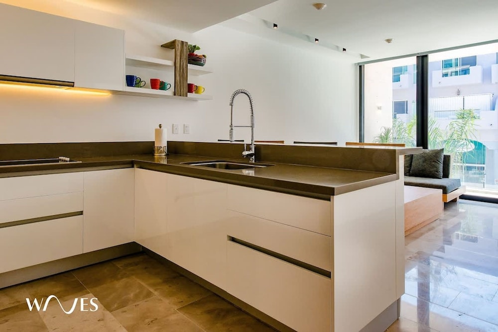 2 Br Steps Away From the Beach Heated Pool