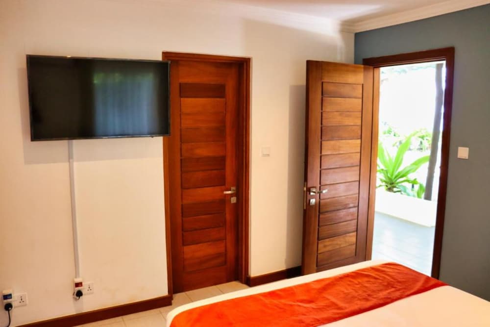 Searenity Beach Villa view 3