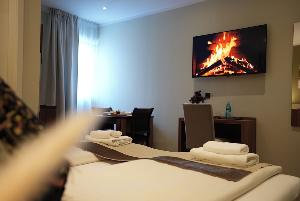 Frankfurt Vacations - Hotel Attache - Property Image 137