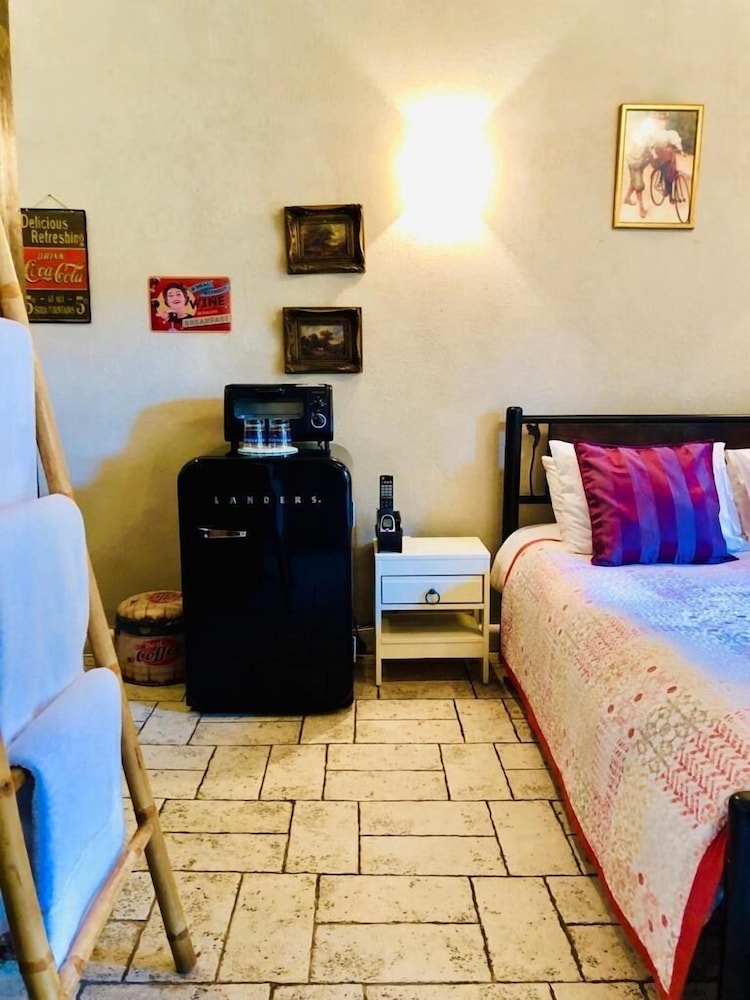 Trieste Neve Tzedek Boutique Suites