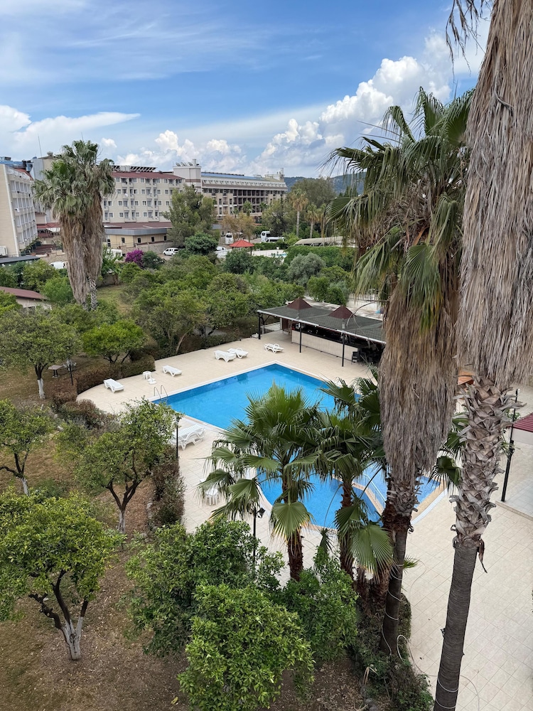 Rivador Hotel