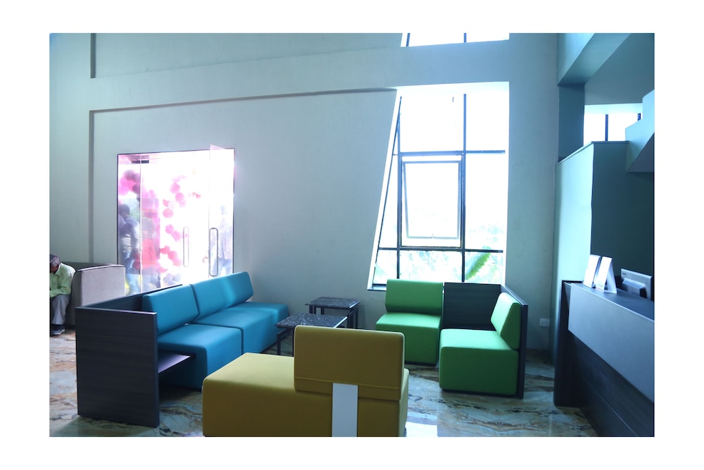 Lobby & Reception