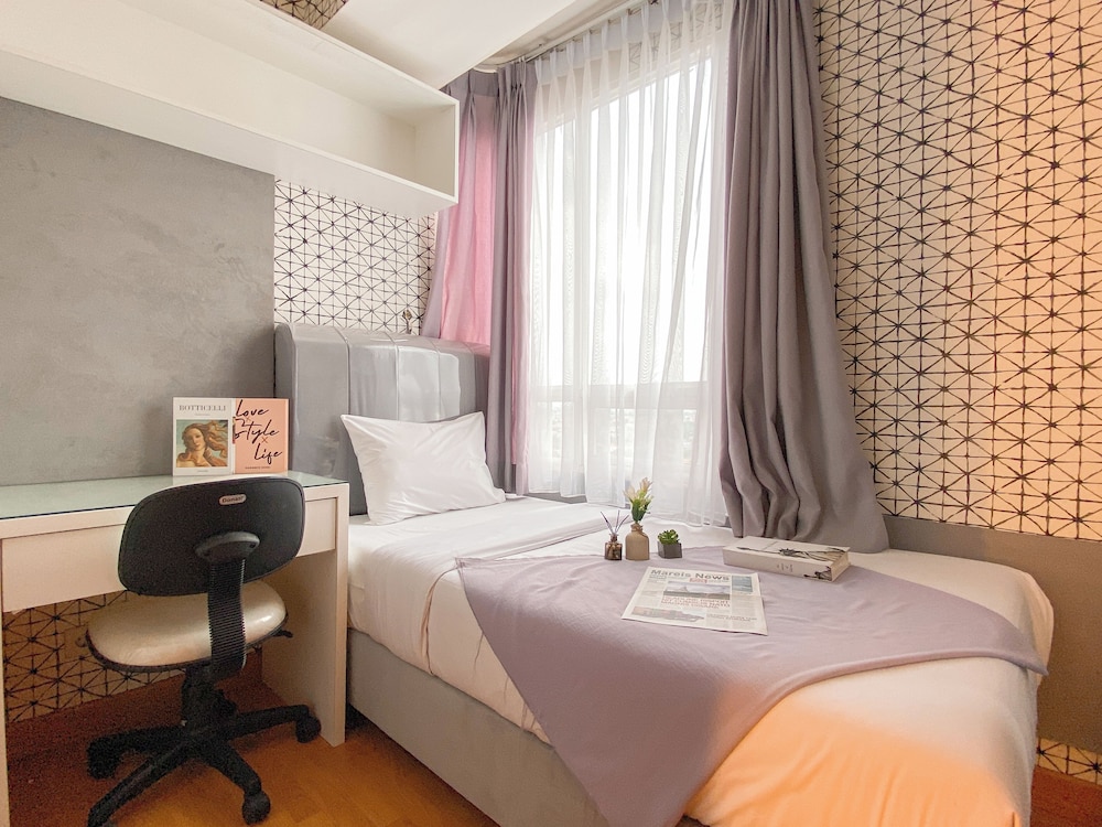 2Br Near Mall At Cinere Bellevue Suites Apartment