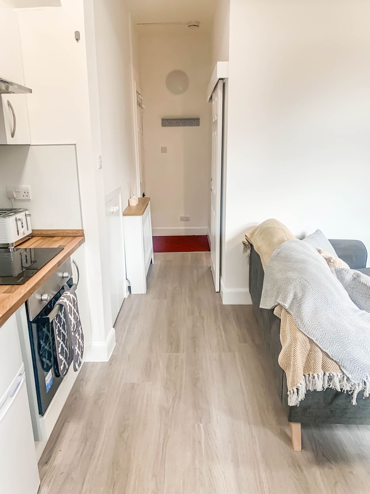 The Rosebery Retreat By The Castle 1-bed Apartment view 2