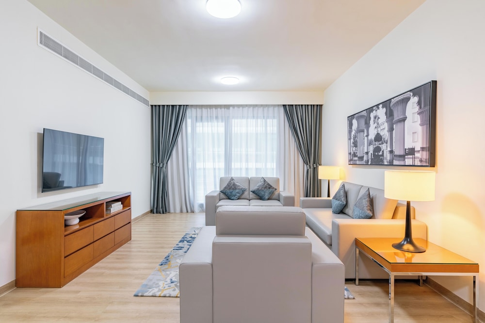 Golden Sands 10 Hotel Apartments