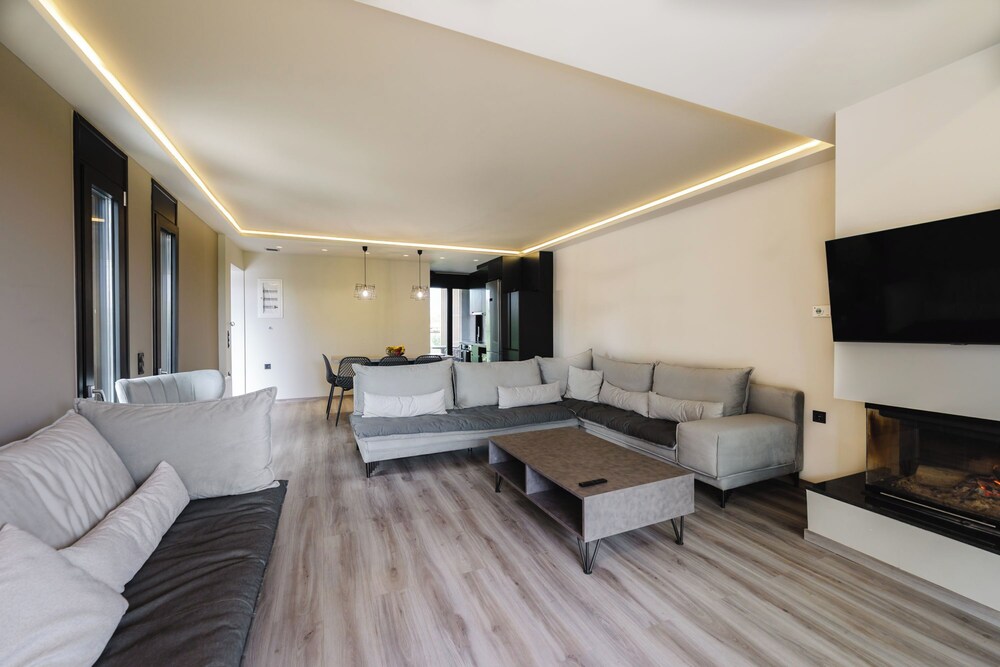 Grand Kourouta Pool Apartments