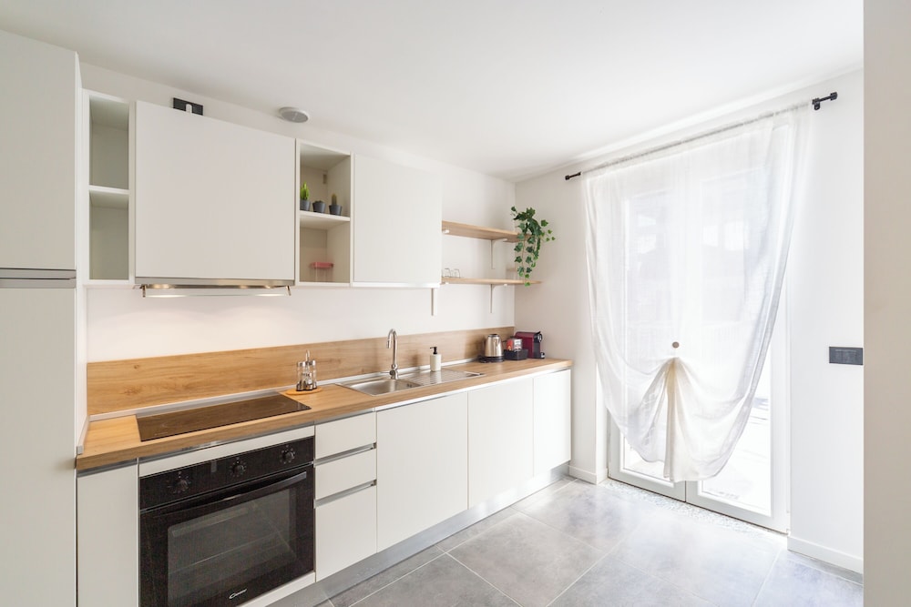 KHL apartments