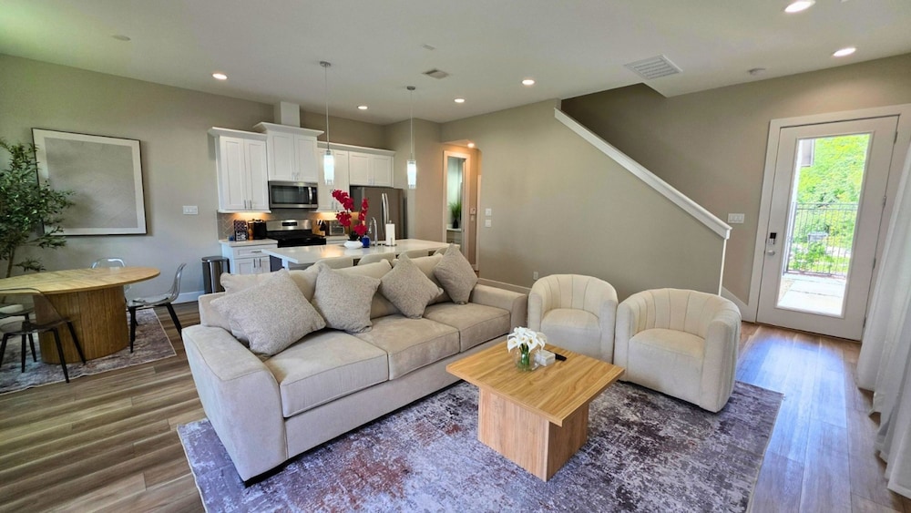 North Houston Comfort 3BR Near Downtown IAH
