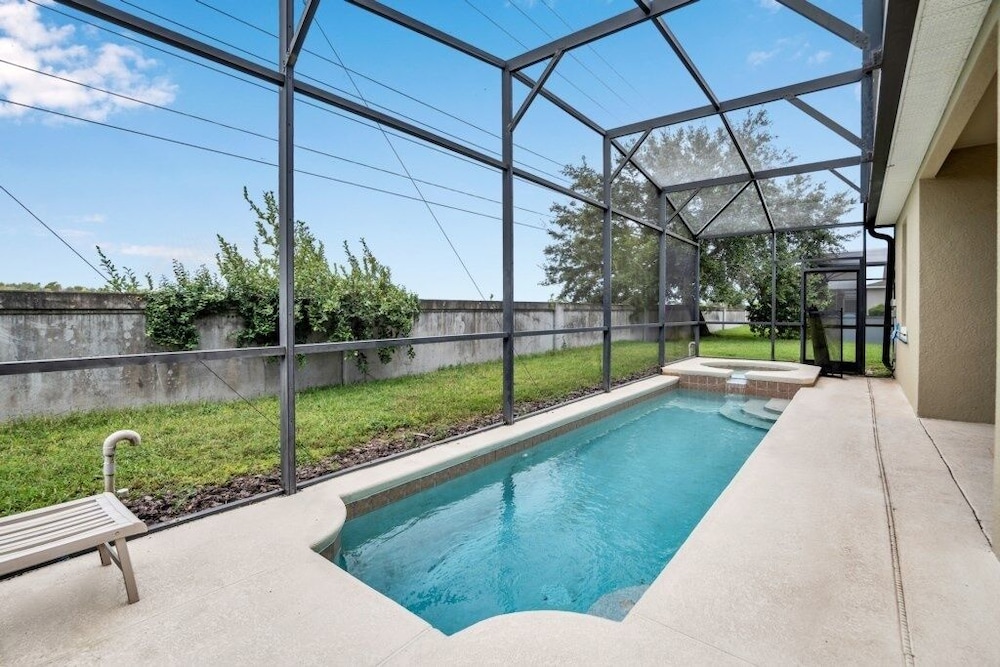 2612tf 5 Bedroom Home by Redawning - Image 2