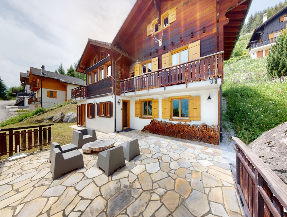 Beautiful Chalet in Le Bouveret With Garden