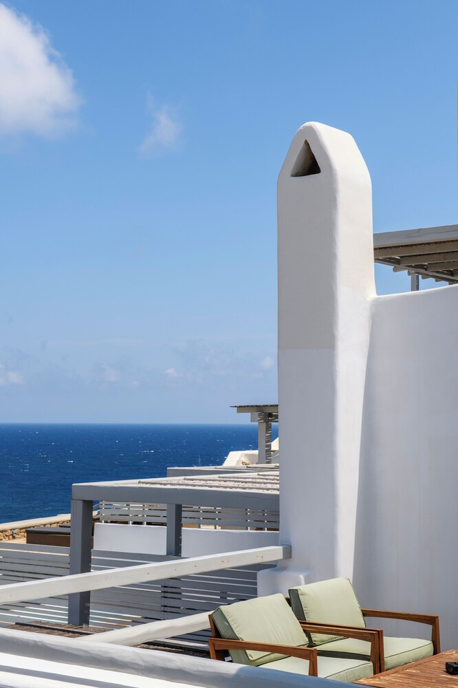 Mykonist Merchia Beach Villas & Suites