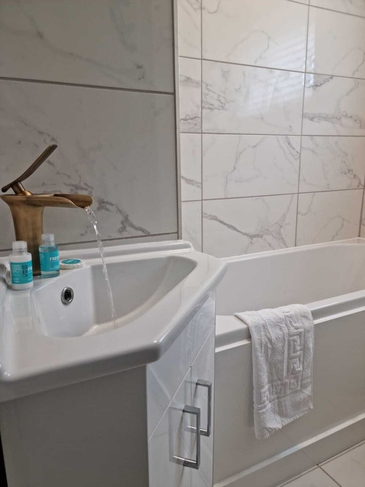 Remarkable 3-bed Apartment in London