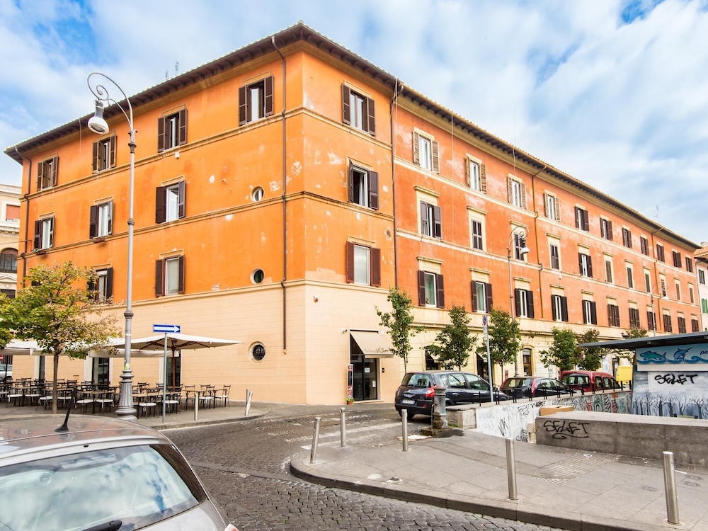 RSH San Cosimato Luxury Bright Apartment