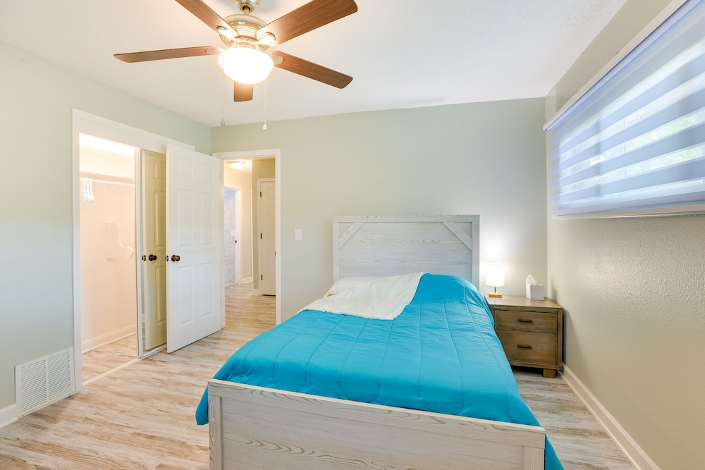 Charming Omaha Getaway - 3 Mi to Baxter Arena! view 3