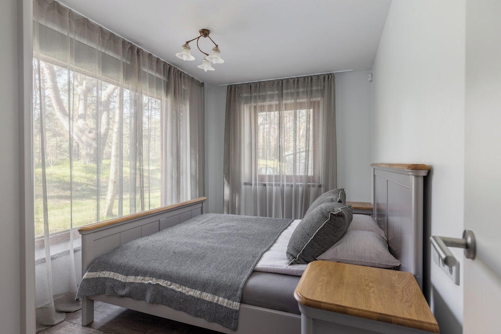 Roze Guest Houses Sklandas