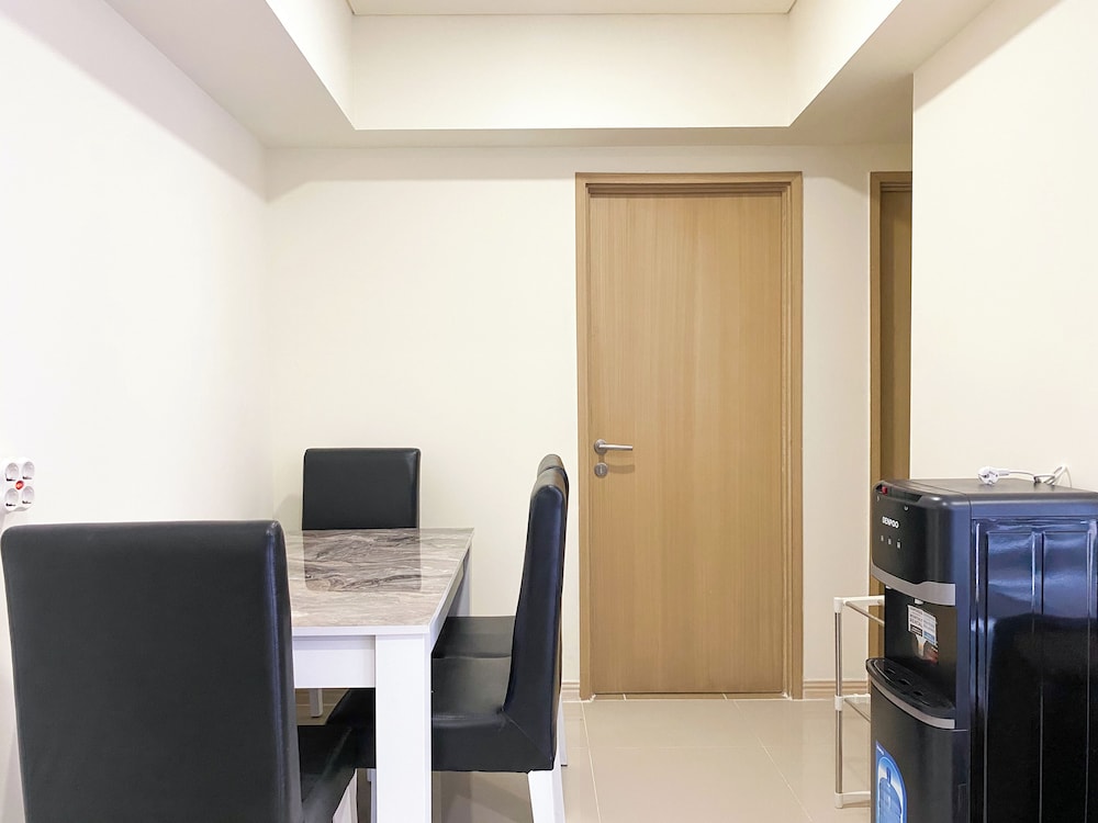 Homey And Warm 2Br At Meikarta Apartment
