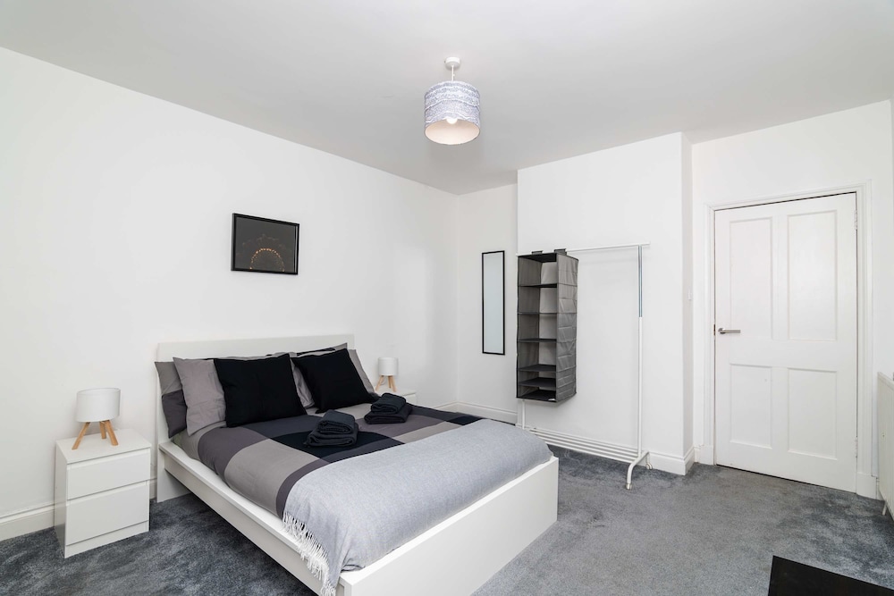 Spacious 3 BED House With Parking, photo 15