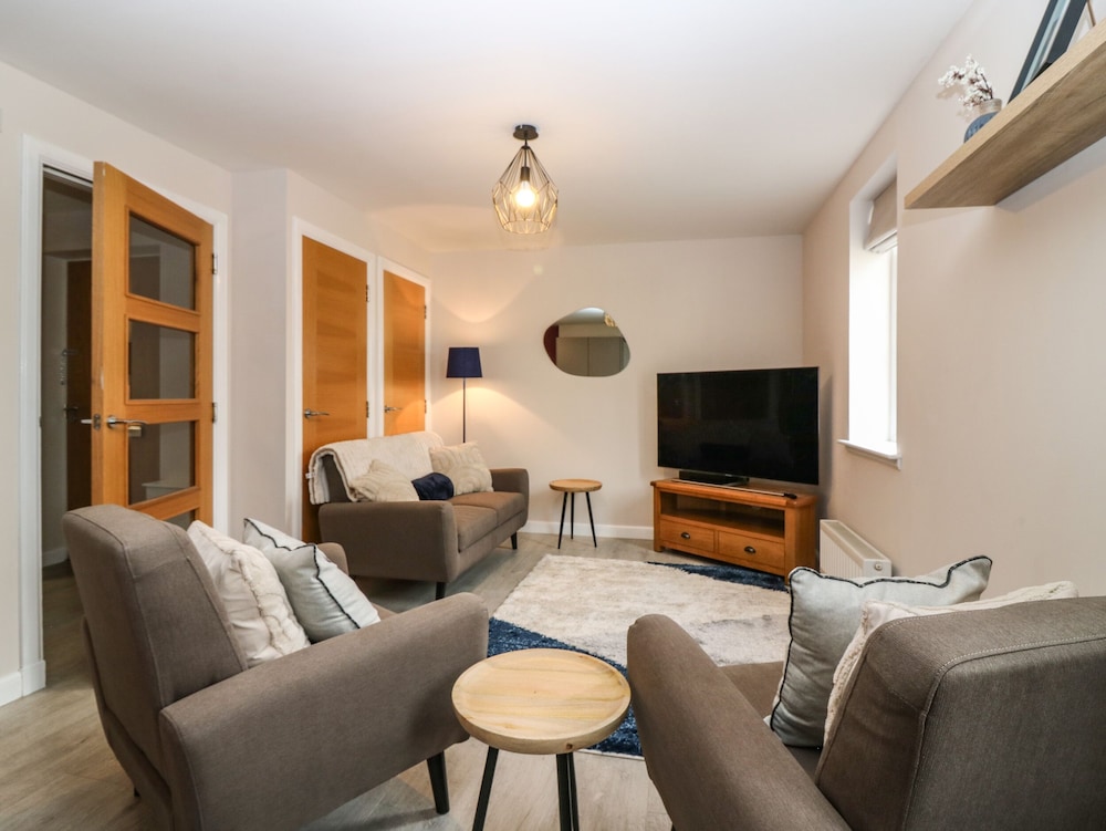 11 Ambleside Court