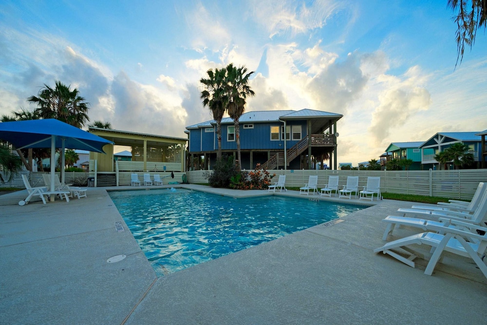 Coastal Escape w/ Pond Views + Pool Access Grahams Getaway by Avantstay
