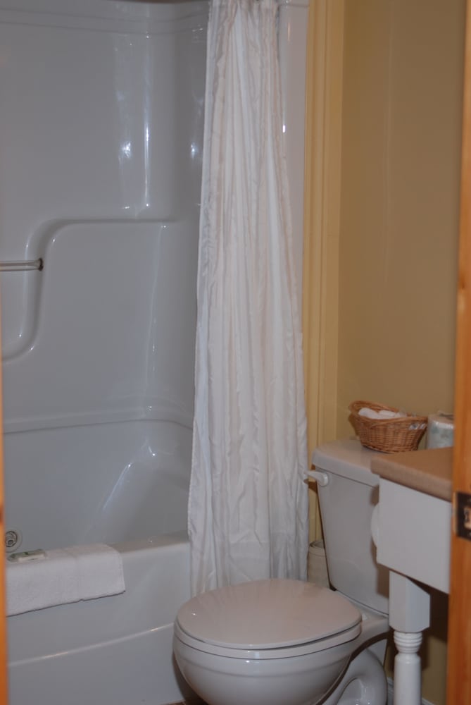 Shining Waters Cottages