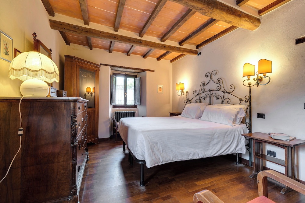 Entire Hilltop Villa With Private Pool In Palazzuolo Sul Senio