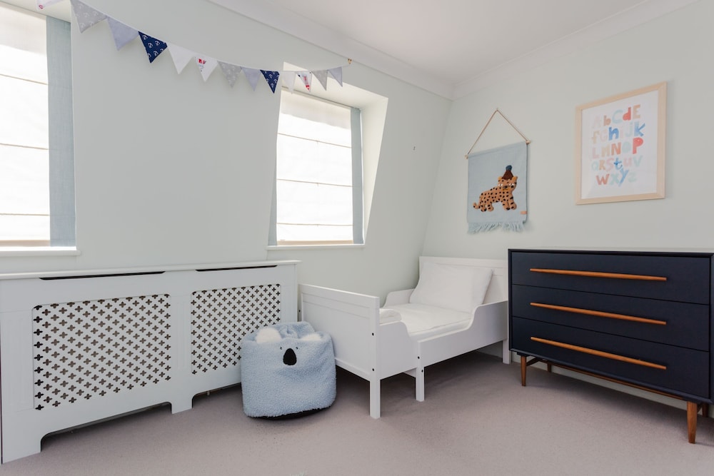 Newly Refurbished 4 Bedroom House in East London