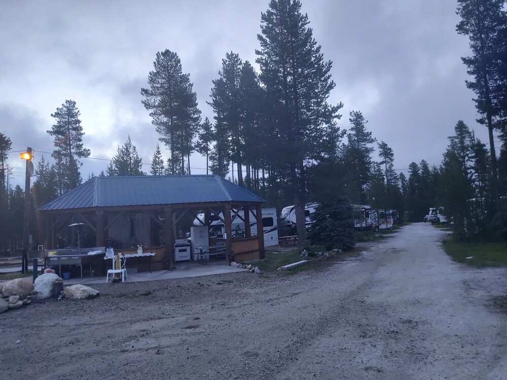 Blue River Cabins Campground & RV Park