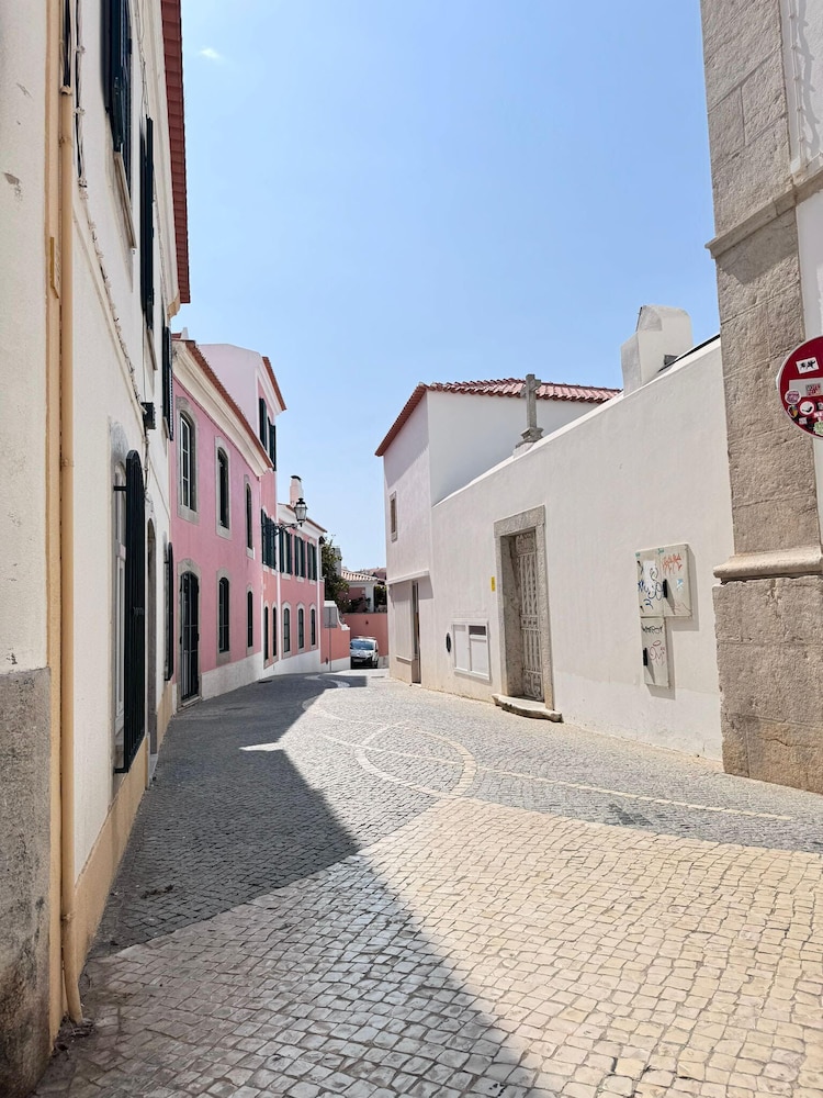 The Pearl - Cascais Guest House - City & Beach