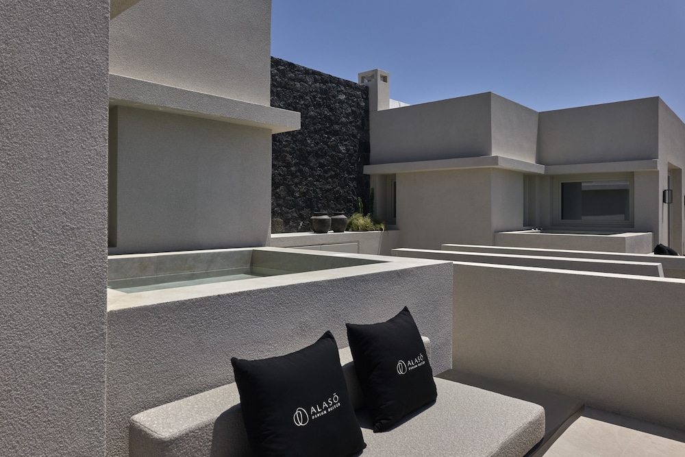 Alaso Design Suites - Adults Only photo 2