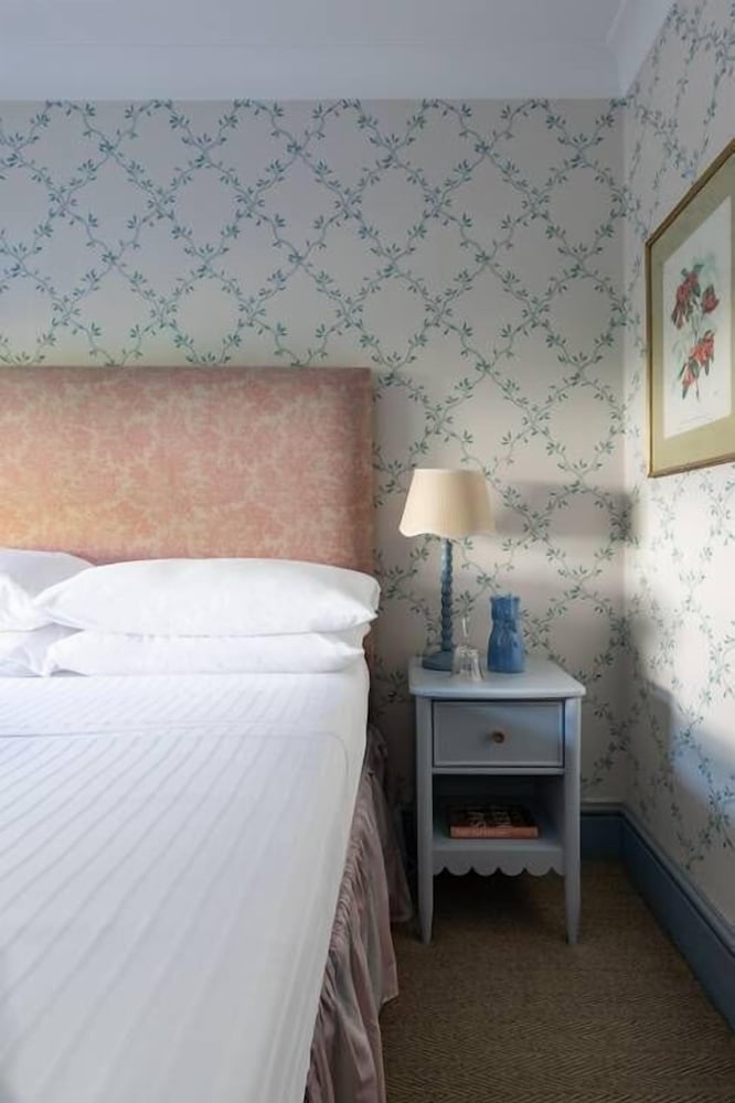 Westbourne Park Road Xvii by Onefinestay