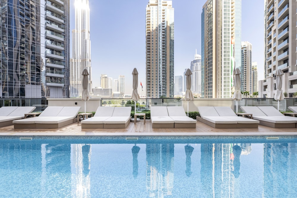 Act One Tower 2BR Luxury Apartment photo 3