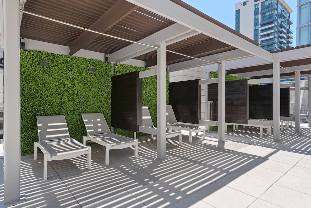 Designer 3BR PH Near Fulton Market