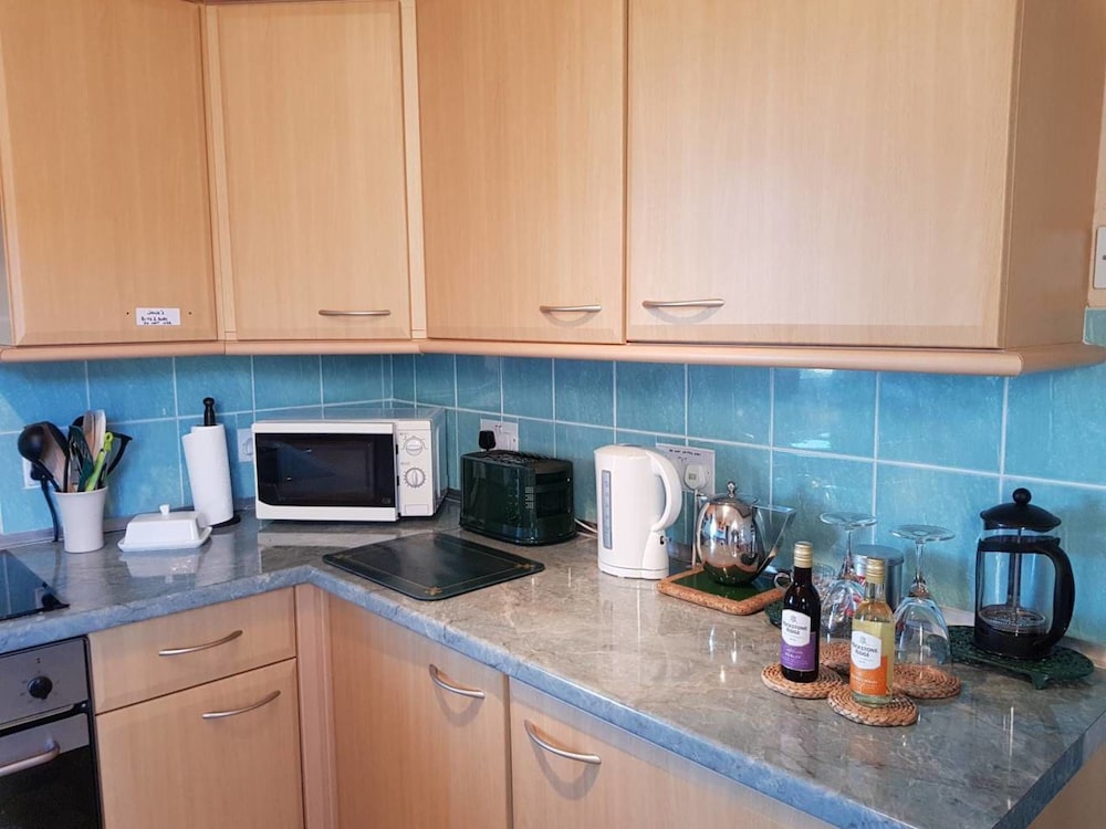 Apartment - Sleeps 4 - Pet Friendly - Balcony view 5