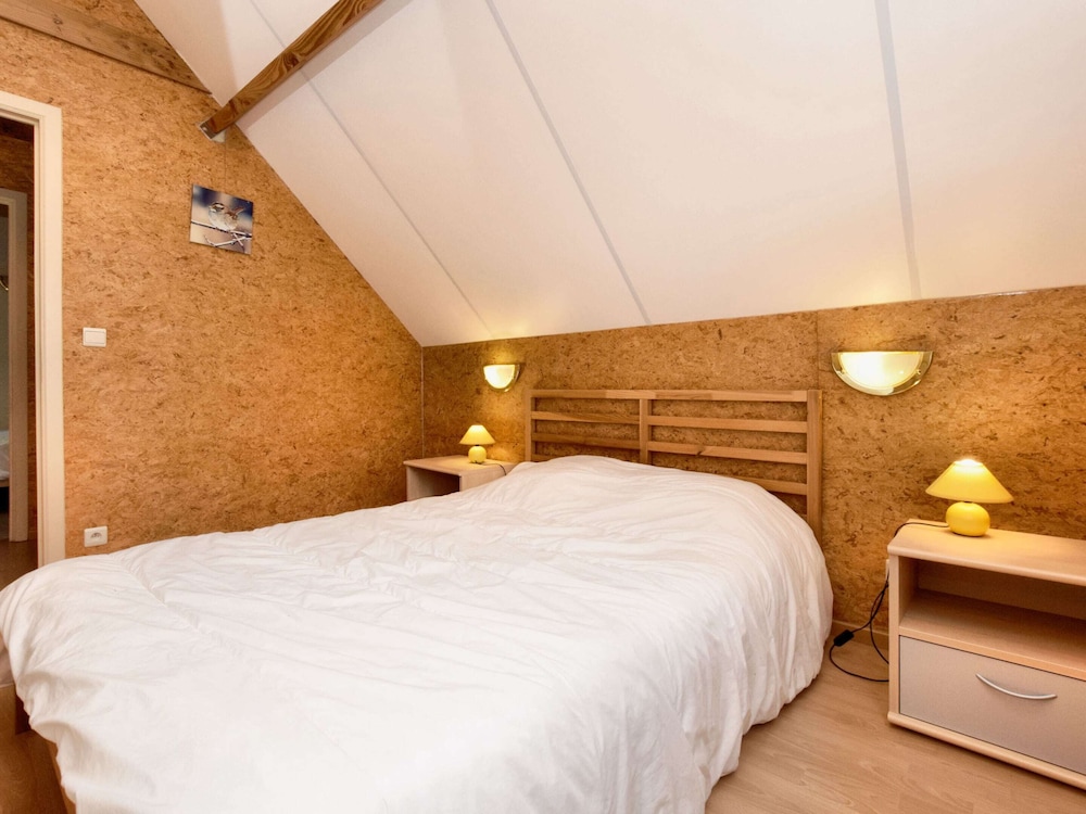 Retreat With Sauna & Games view 2