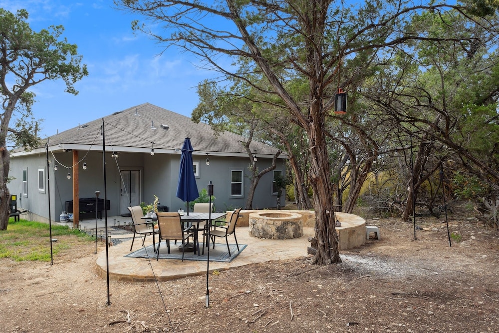 Tranquil Oasis Near Canyon Lake 3 Bedroom Home by RedAwning view 5