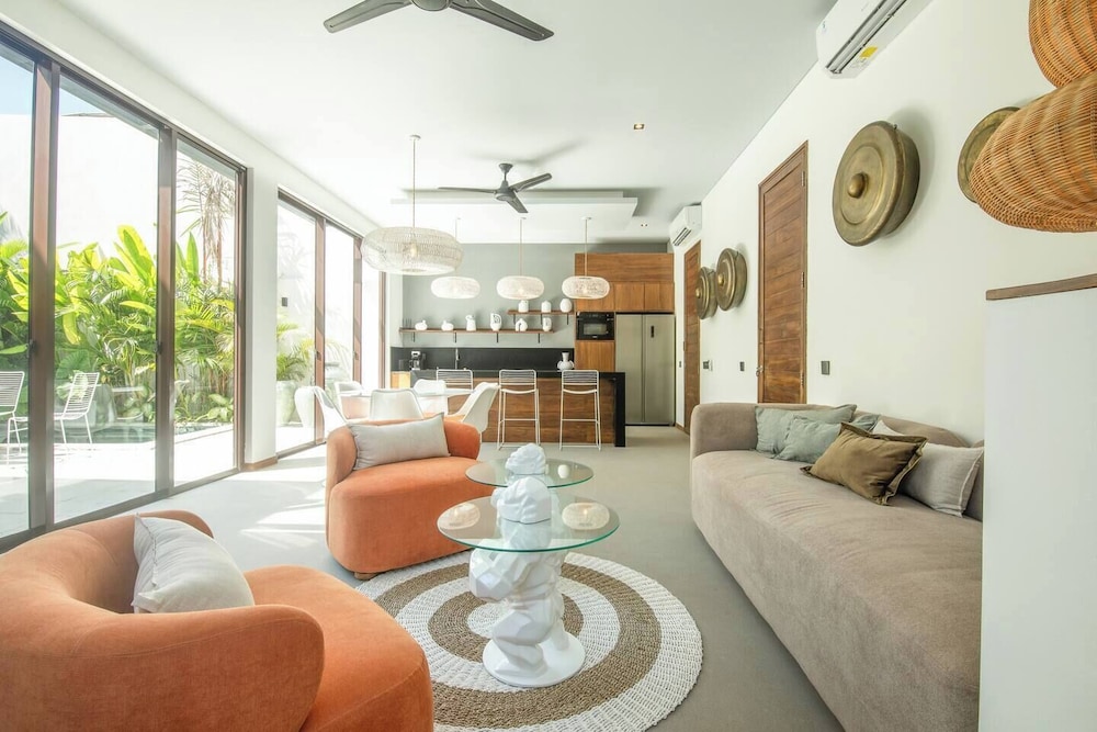 Modern 3BR Villa Enclosed Living
