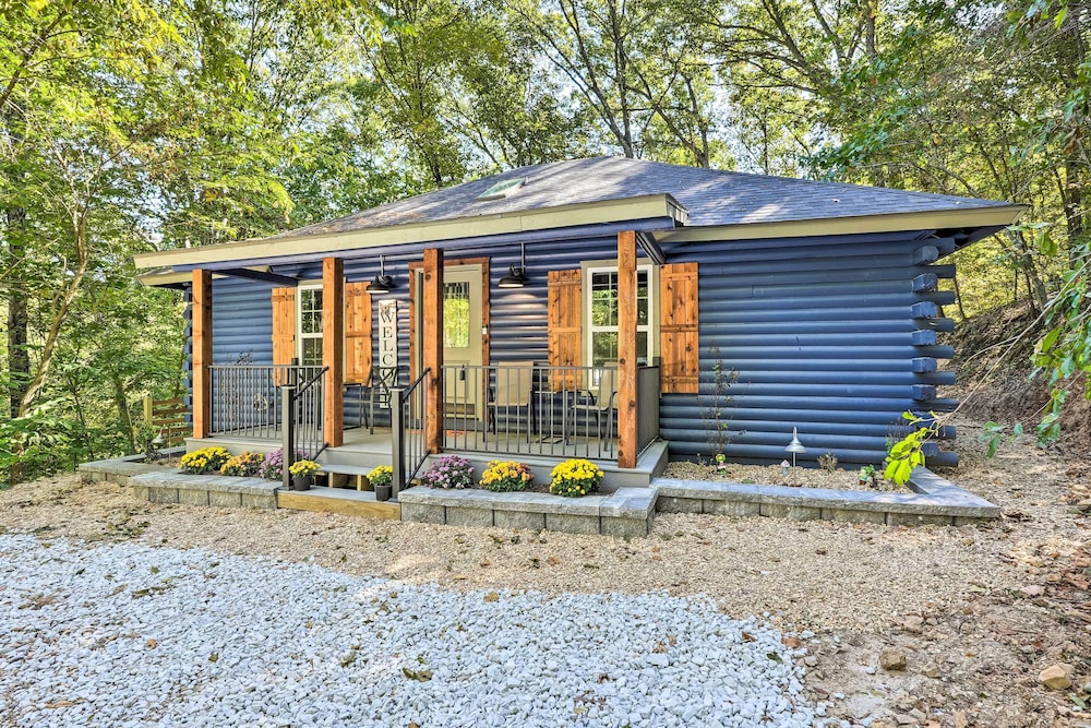 Secluded Table Rock Lake/branson Cabin w/ Hot Tub! view 5